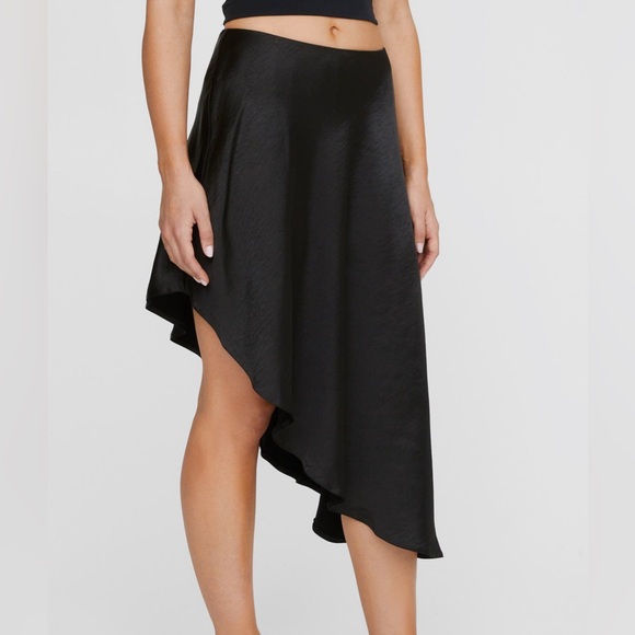 Black asymmetrical skirt from Nasty Gal Collection - Picture 3 of 5